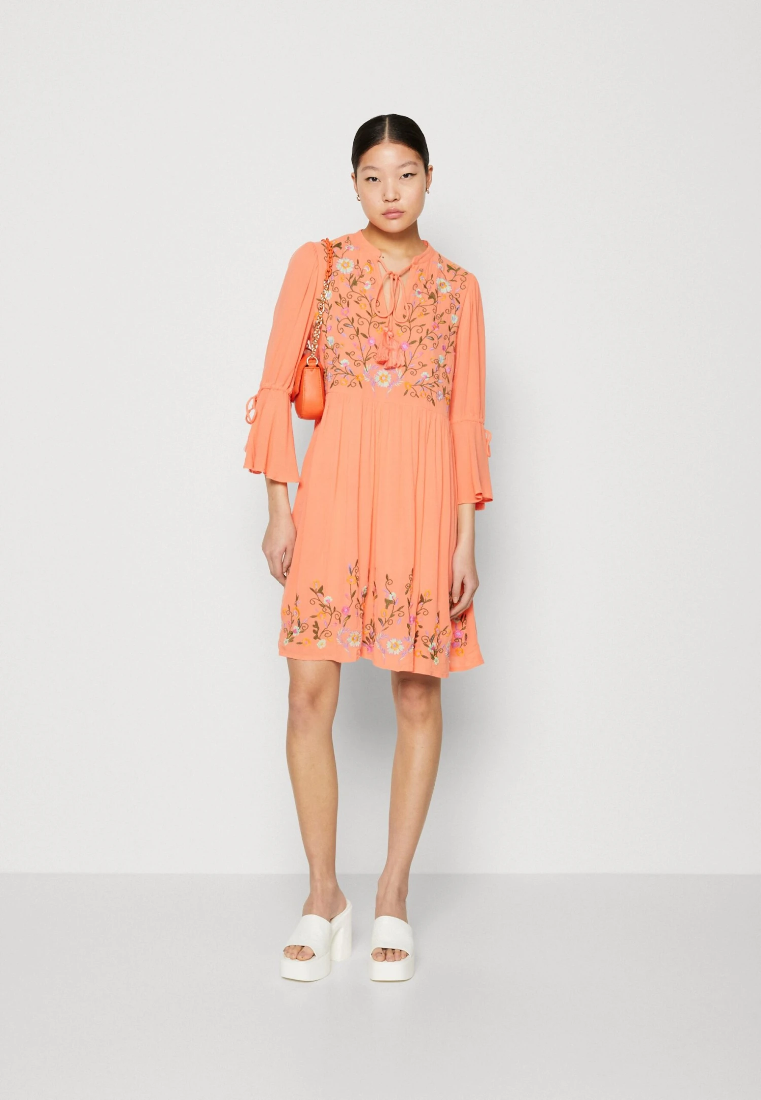Yaschella 3/4 Tunic Dress - Jurk - Apricot 4 Yaschella 3/4 Tunic Dress - Jurk - Apricot - Afbeelding 2