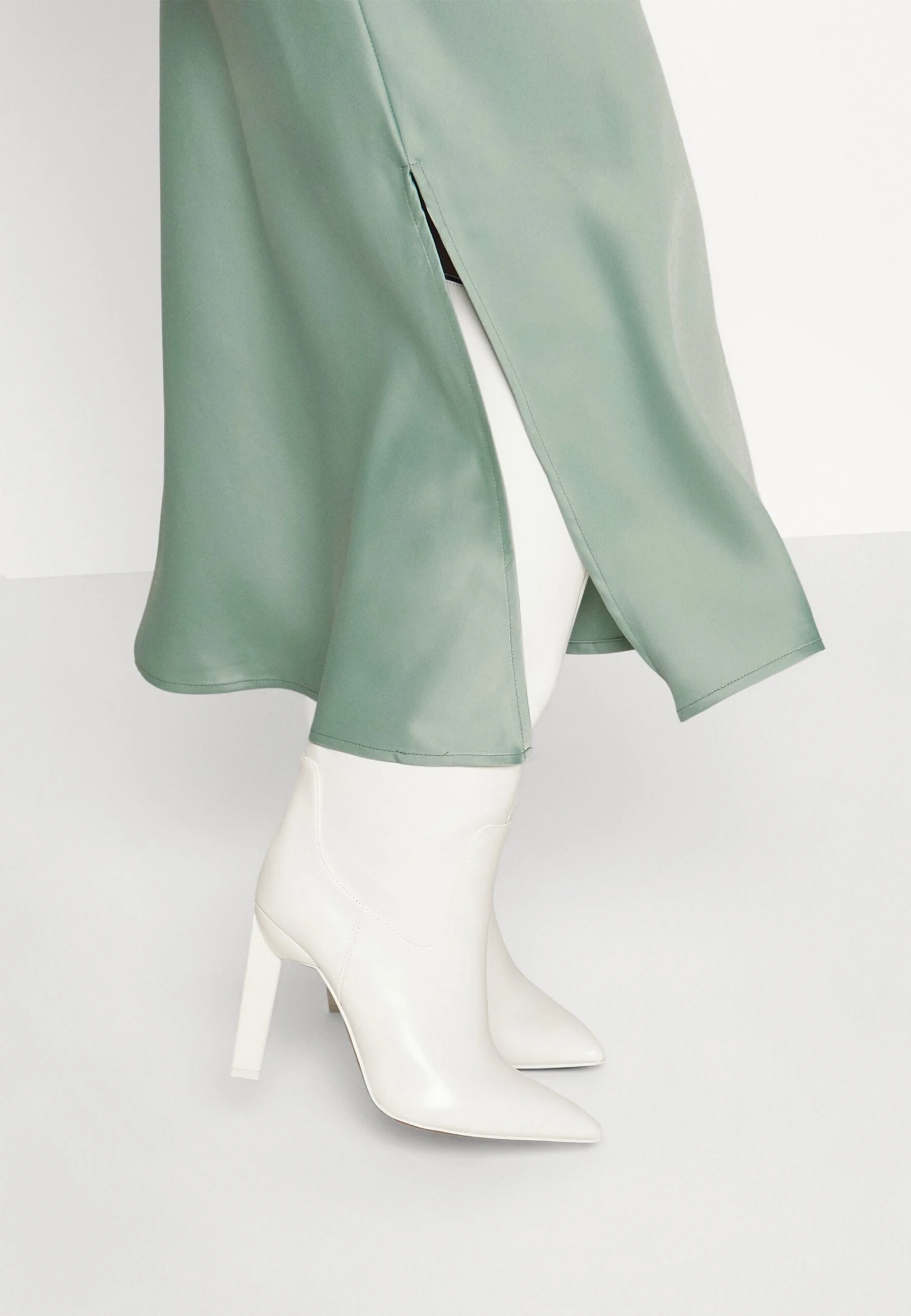 Yasthea Strap Dress - Cocktailjurk - Green Milieu 7 Yasthea Strap Dress - Cocktailjurk - Green Milieu - Afbeelding 5