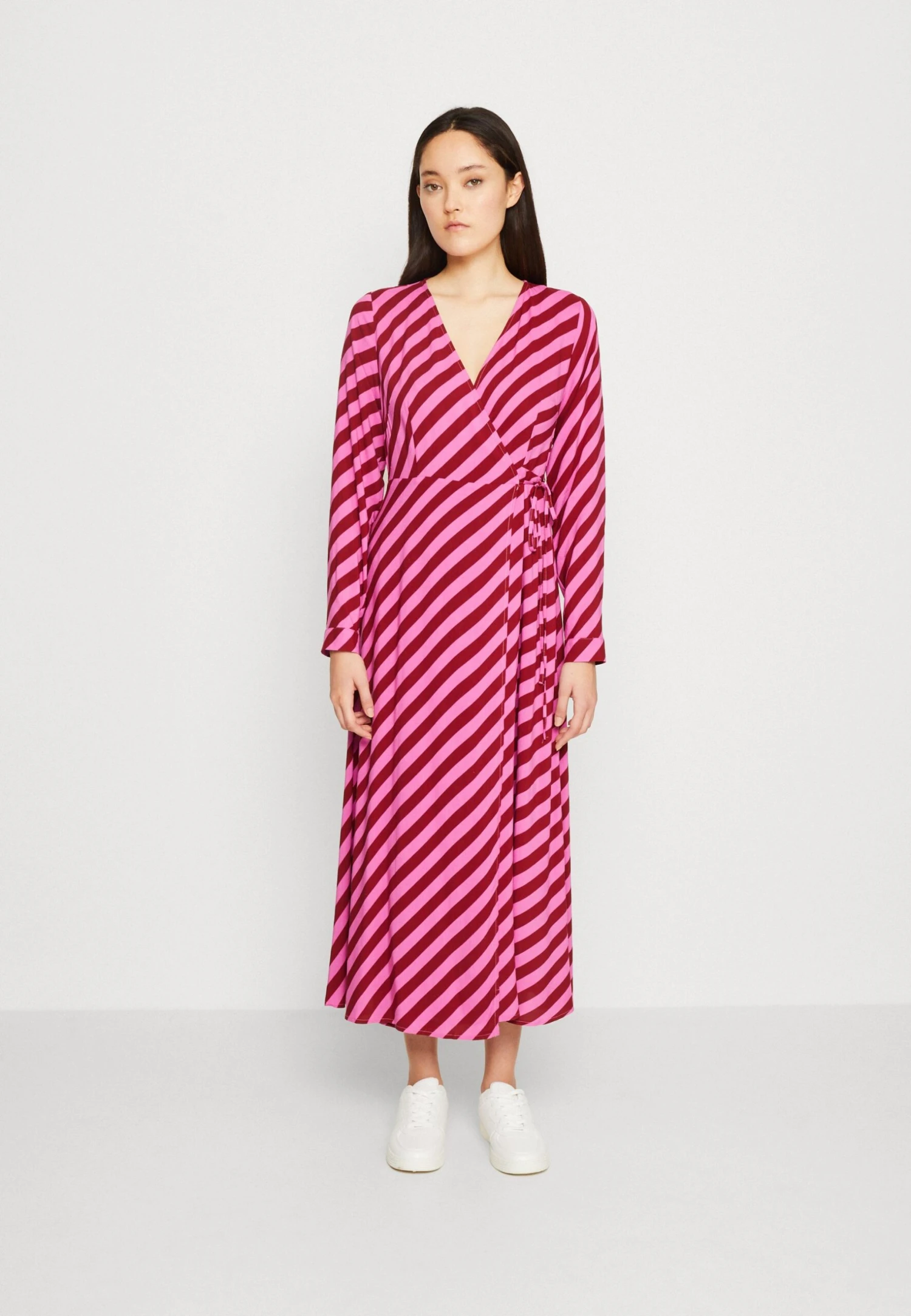 Yassavanna Long Wrap Dress - Jurk - Pink/Rhubarb Stripe 3 Yassavanna Long Wrap Dress - Jurk - Pink/Rhubarb Stripe