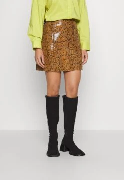 Yassnero - Minirok - Nugget