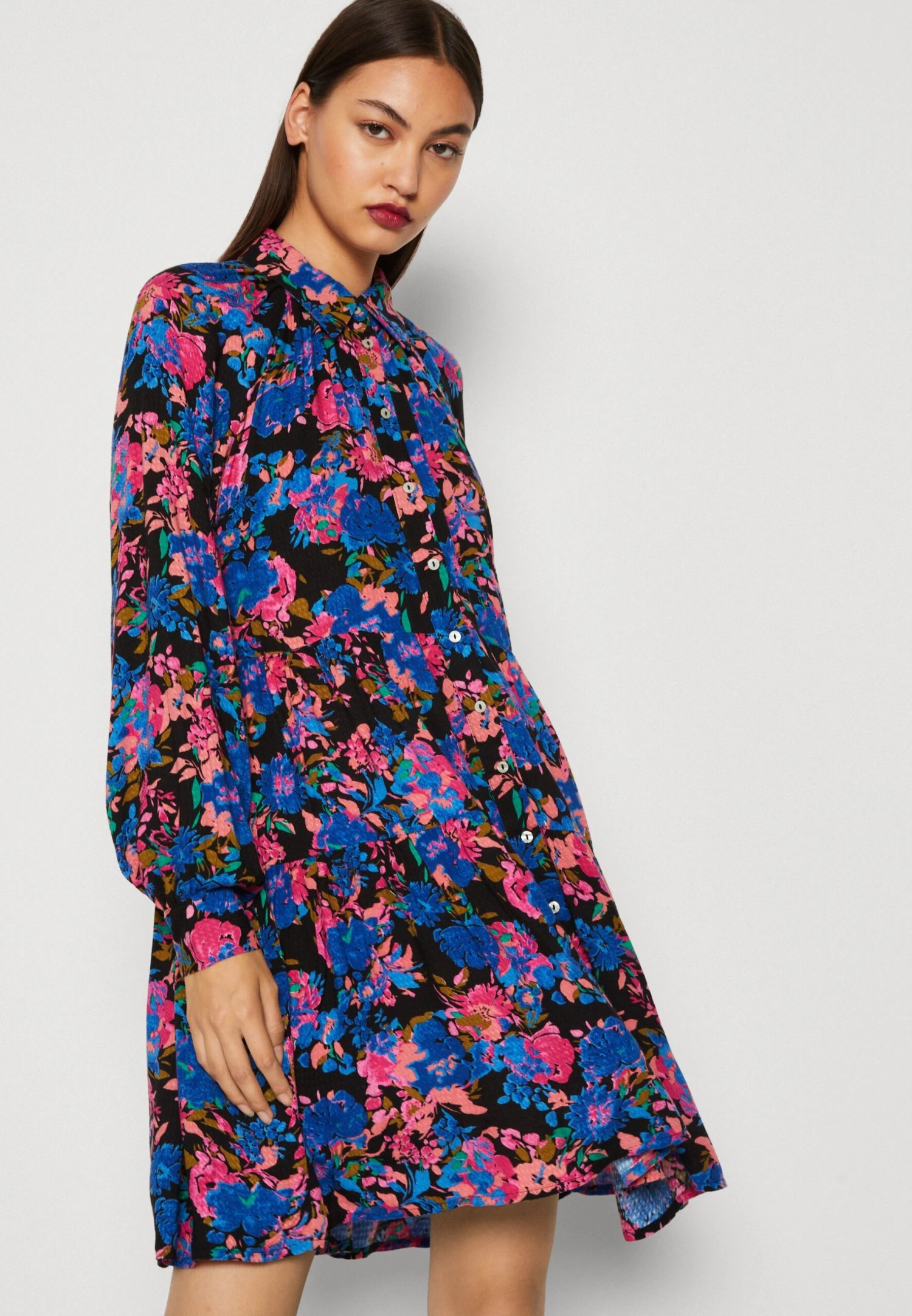 Yashelma Shirt Dress - Blousejurk - Black 6 Yashelma Shirt Dress - Blousejurk - Black - Afbeelding 4