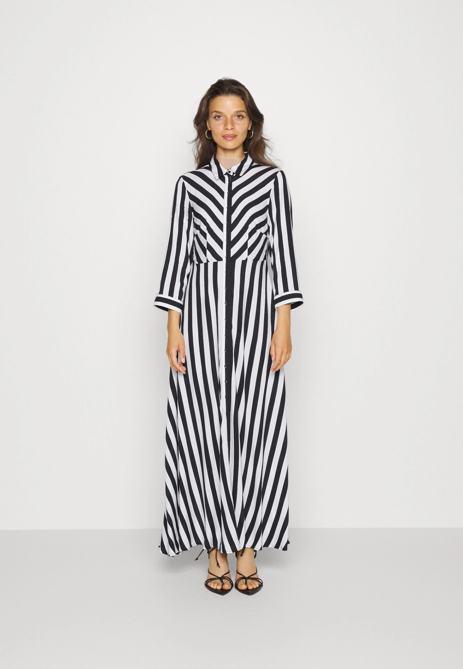 Yassavanna Long Shirt Dress- Maxi-Jurk - Black/White 3 Yassavanna Long Shirt Dress- Maxi-Jurk - Black/White
