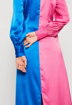 Yasvanessa V Neck Long Dress - Cocktailjurk - Phlox Pink/Princess Blue -Yas 0a8a8e1d70f24d2ab43d081317cca894