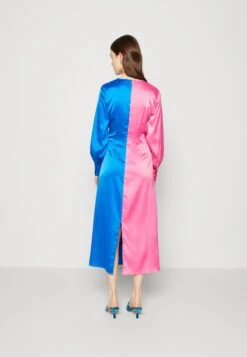 Yasvanessa V Neck Long Dress - Cocktailjurk - Phlox Pink/Princess Blue -Yas 0e11da8ffae04ebc891db86aa73303e8