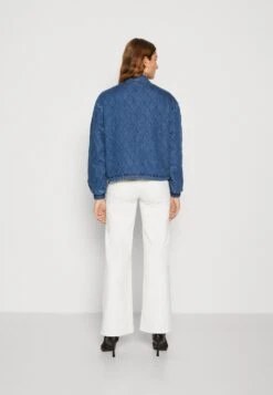 Yasdeloda Quilted Jacket - Bomberjacks - Medium Blue Denim -Yas 0e25b0af54854e81934ead4b66d59c46