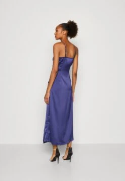Yasathena Strap Slit Long Dress Celeb - Cocktailjurk - Patriot Blue -Yas 0e87d59ea7704ce2a88feea4bf340fdf