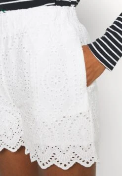 Yasholi- Shorts - Star White -Yas 0ee6c66f365e496b90826d07a329cdcf