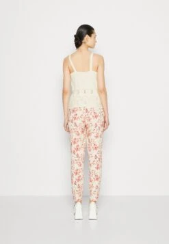 Yasace - Top - Off-White -Yas 107d58d1ca554d49915c196aa95e25e9