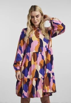 Yasterese - Blousejurk - Sandshell