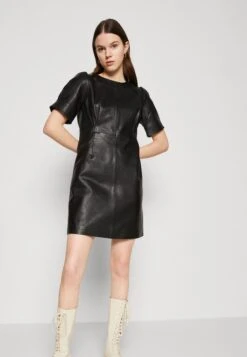 Yasvictara Dress - Cocktailjurk - Black -Yas 1a4f7e4b48e541b8bd3bc1e0bf5f530c