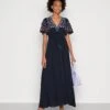 Yaschella Dress- Maxi-Jurk - Sky Captain Embroidery 2 Yaschella Dress- Maxi-Jurk - Sky Captain Embroidery -Yas 1afa479a7d5847959aee9e2982deeeda