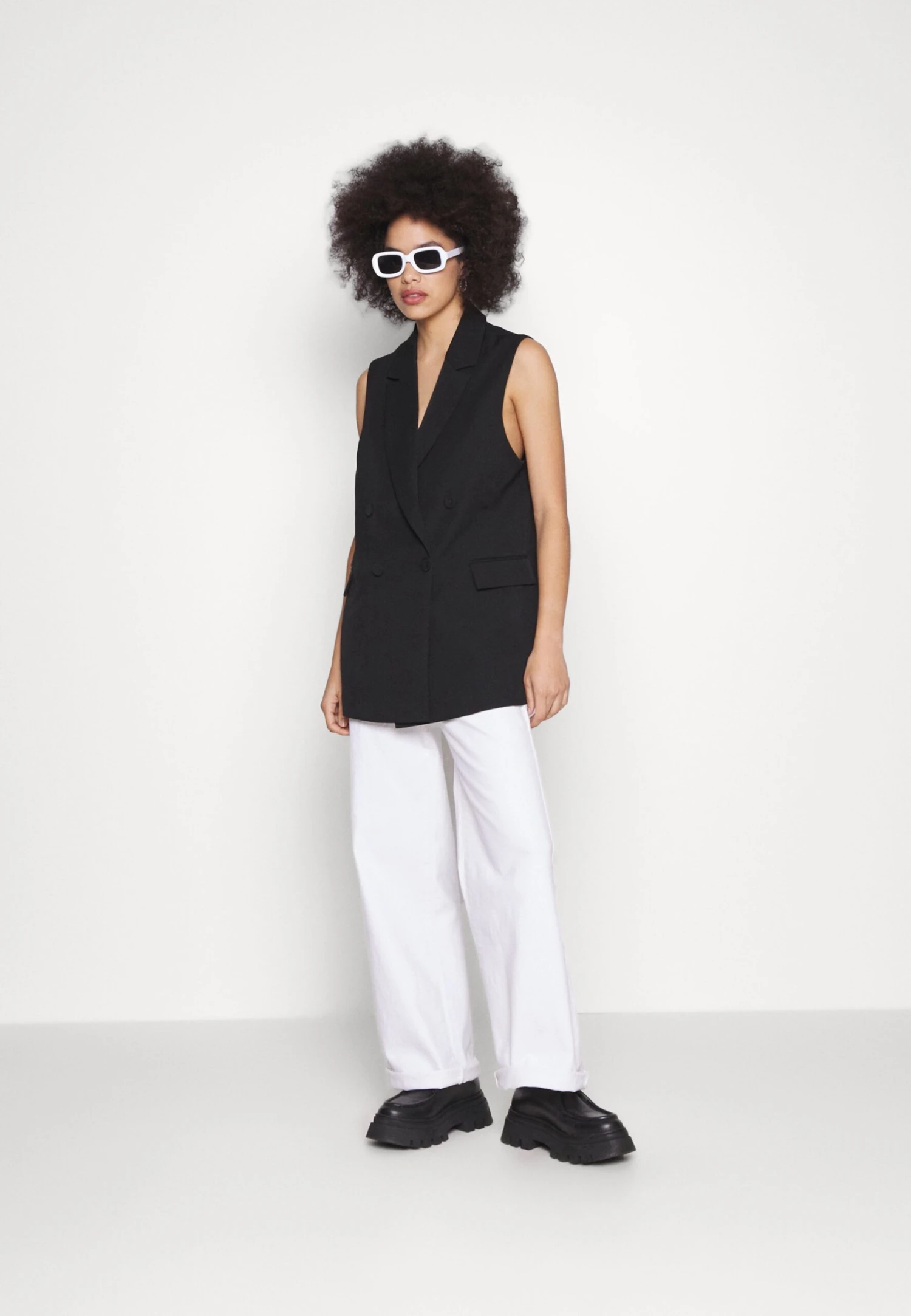 Yasloui Waistcoat - Bodywarmer - Black 4 Yasloui Waistcoat - Bodywarmer - Black - Afbeelding 2