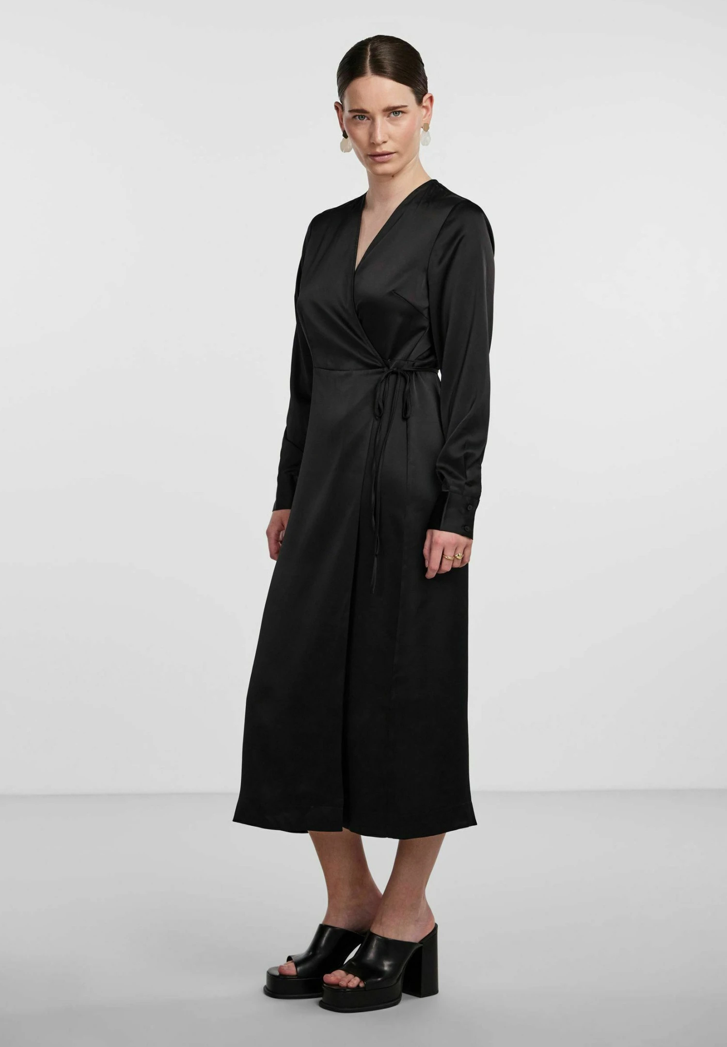 YAS Wickel Pella - Jurk - Black 4 YAS Wickel Pella - Jurk - Black - Afbeelding 2