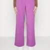 Yasappy Pant - Broek - Iris Orchid 1 Yasappy Pant - Broek - Iris Orchid -Yas 26d8c415b4694caf9cc12ea606dbe4b8