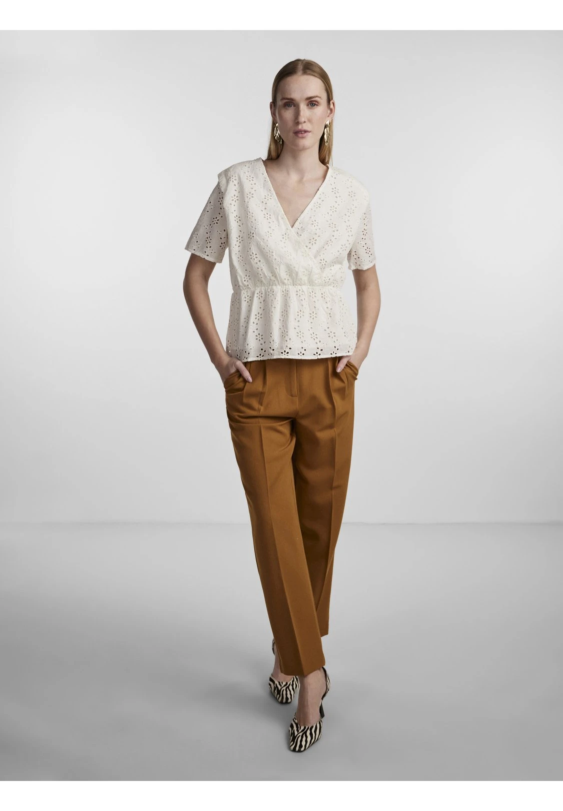 Yasramla Ss Top S. - Blouse - White 4 Yasramla Ss Top S. - Blouse - White - Afbeelding 2