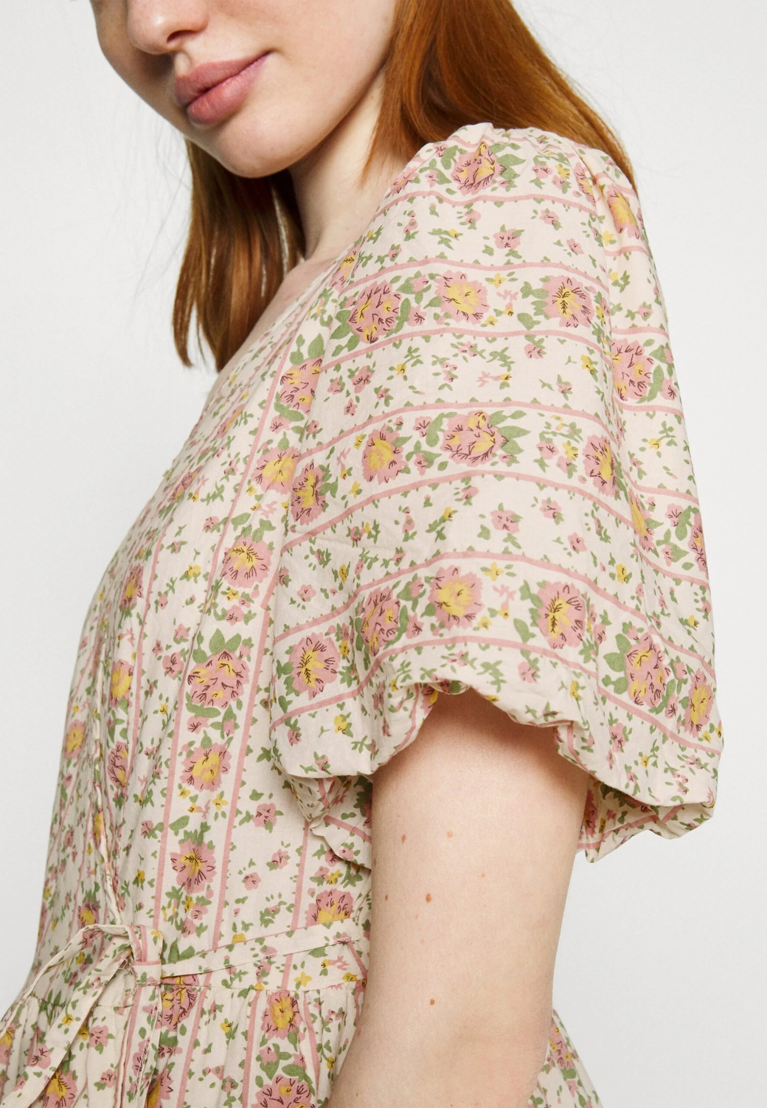 Yasnoru 2/4 Midi Wrap Dress S. - Jurk - Birch/Noru Print 8 Yasnoru 2/4 Midi Wrap Dress S. - Jurk - Birch/Noru Print - Afbeelding 6