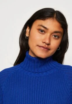 YAS Mavi Roll Neck Dress - Gebreide Jurk - Surf The Web -Yas 32ec9f13eef0409eabdcf949e53eddad