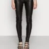 Yaszeba Stretch - Leren Broek - Black -Yas 37ca4e3984c54b4e99b47a79154ee8a9