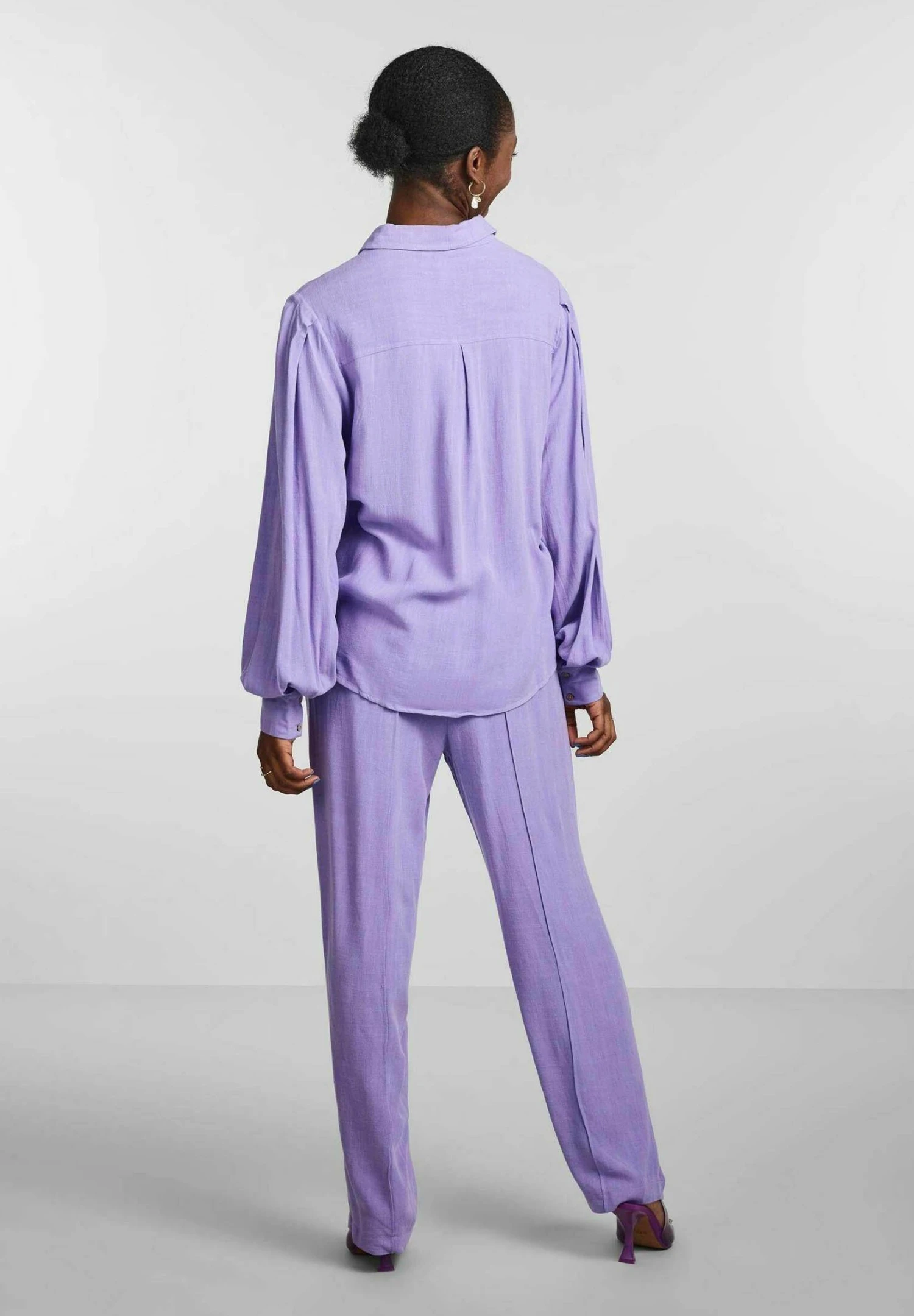 Yasviggi Relaxed Fit - Overhemdblouse - Flieder 5 Yasviggi Relaxed Fit - Overhemdblouse - Flieder - Afbeelding 3