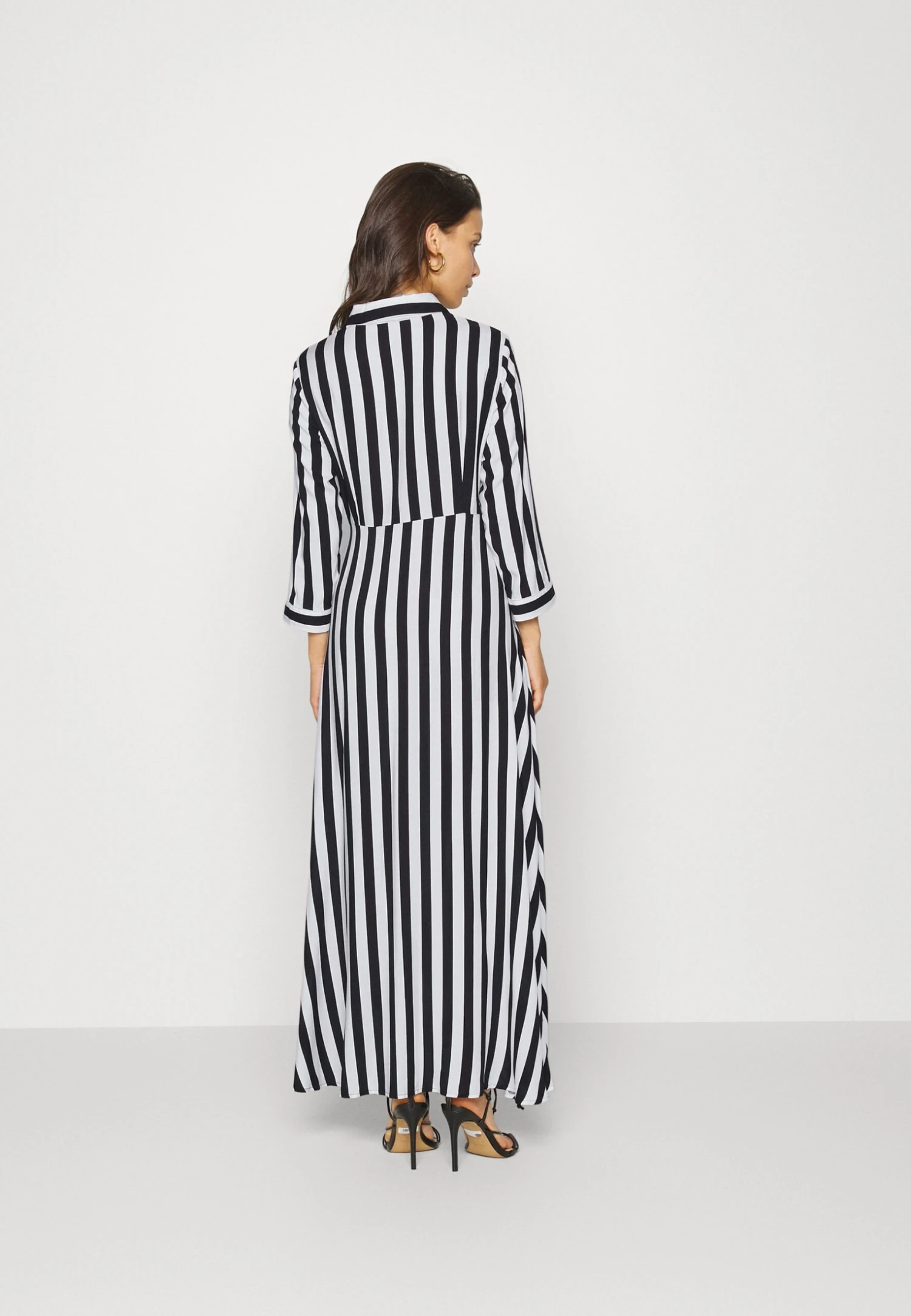 Yassavanna Long Shirt Dress- Maxi-Jurk - Black/White 5 Yassavanna Long Shirt Dress- Maxi-Jurk - Black/White - Afbeelding 3