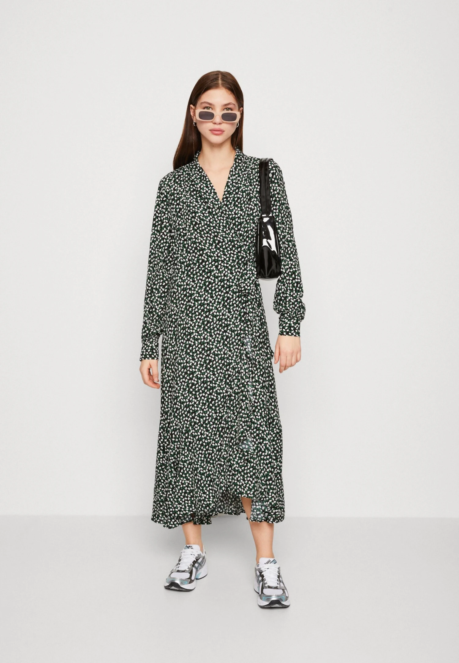 Yasditsy V Neck Wrap Dress - Maxi-Jurk - Black 4 Yasditsy V Neck Wrap Dress - Maxi-Jurk - Black - Afbeelding 2