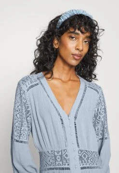 Yasmeza Long Dress - Blousejurk - Kentucky Blue 13 Yasmeza Long Dress - Blousejurk - Kentucky Blue -Yas 3bf9f66d7866428dae0c19e5f764e447