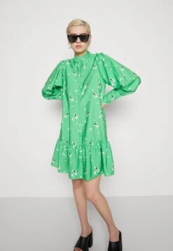 Yasdasla High Neck Dress - Blousejurk - Classic Green 11 Yasdasla High Neck Dress - Blousejurk - Classic Green -Yas 412190a7ba9e4046a23d47b9de826bd9