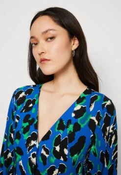 Yasmanhattan V Neck Shirt Dress - Blousejurk - Princess Blue/Manhattan -Yas 44e875f953f24f19aa88474631bf10ac