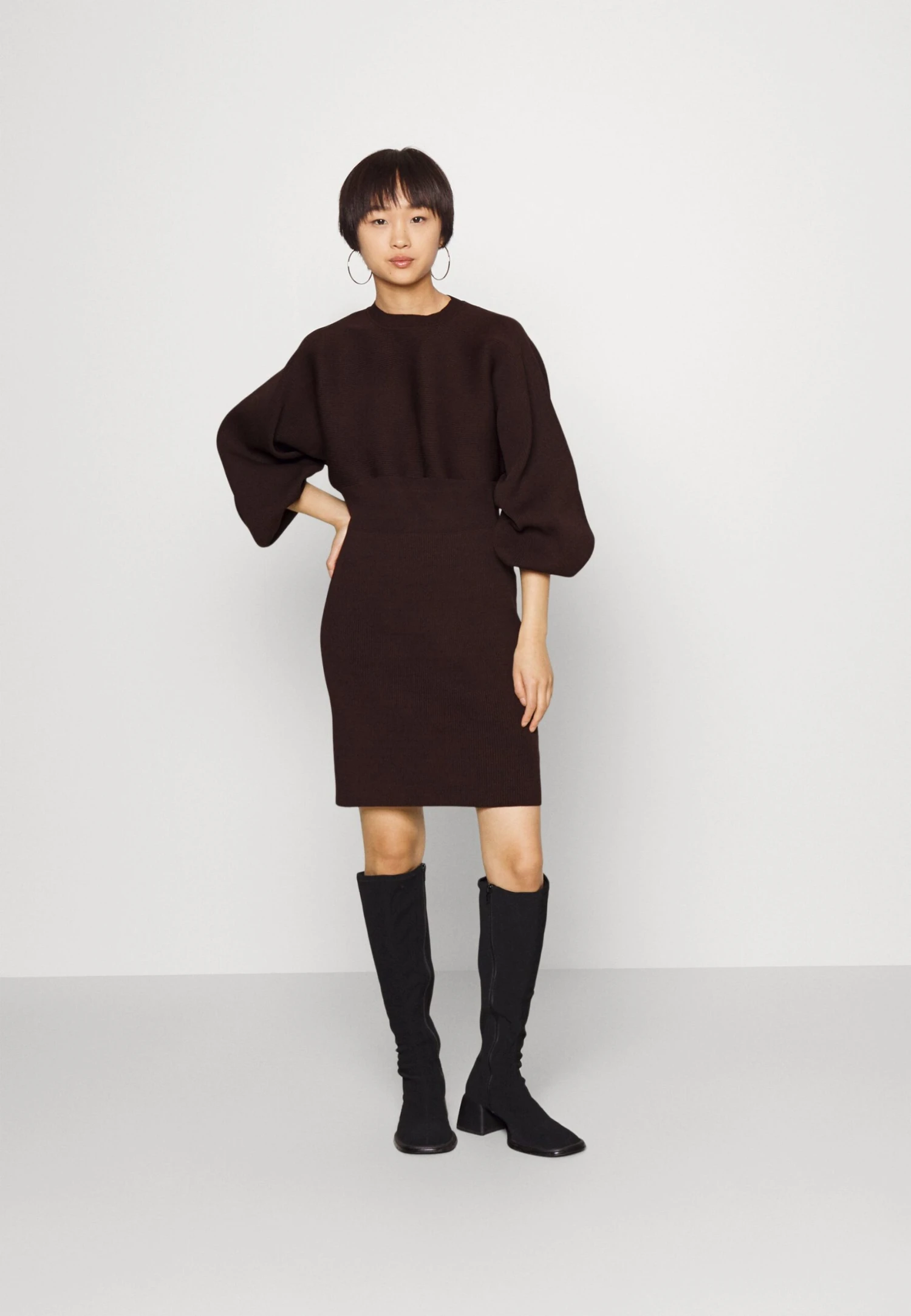 Yashally Knit Dress - Gebreide Jurk - Brown 4 Yashally Knit Dress - Gebreide Jurk - Brown - Afbeelding 2