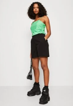 Yashelen - Shorts - Black -Yas 4c9d0f6a6baa4acbb16a1c0f82a0e822