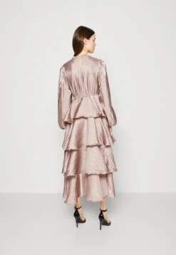 Yassana Long Layered Dress - Cocktailjurk - Adobe Rose 10 Yassana Long Layered Dress - Cocktailjurk - Adobe Rose -Yas 4f42336bbda849ada2417662063eb9a4