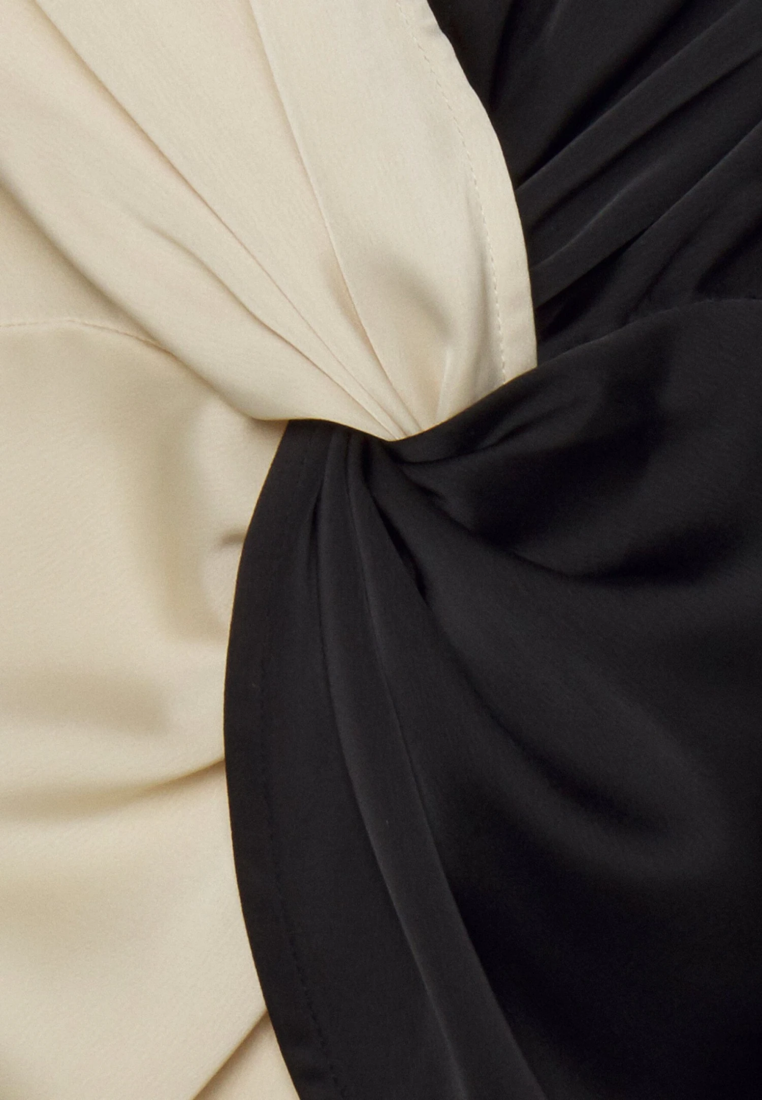 YAS Vanessa V Neck Ls - Blouse - Bleached Sand/Black 7 YAS Vanessa V Neck Ls - Blouse - Bleached Sand/Black - Afbeelding 5