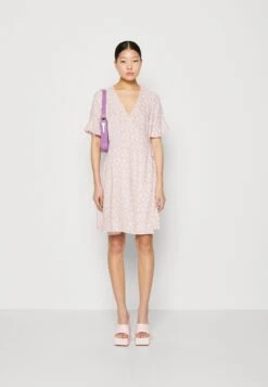 YAS Ss Wrap Pb - Jurk - Ecru/Purple 9 YAS Ss Wrap Pb - Jurk - Ecru/Purple -Yas 5092f77553a141168c69527f1c5eccdd