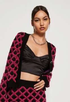 Yasgraphia Cardigan - Vest - Surf The Web 11 Yasgraphia Cardigan - Vest - Surf The Web -Yas 50d26decf3584dc9b0c2178cc7dc4320