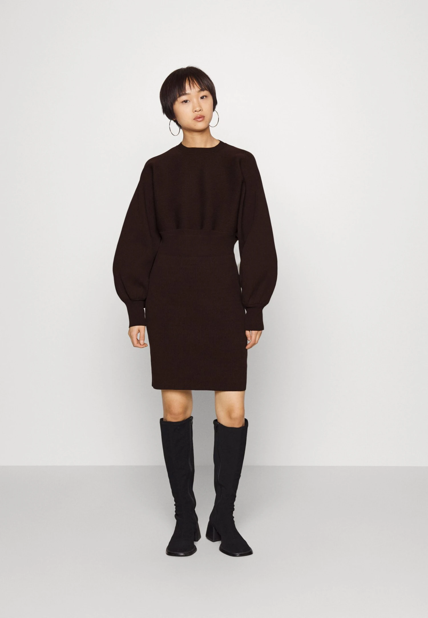 Yashally Knit Dress - Gebreide Jurk - Brown 3 Yashally Knit Dress - Gebreide Jurk - Brown