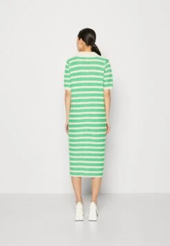YAS CrocNoos - Gebreide Jurk - Poison Green -Yas 5822513bd1624a82a81c6f3347231c13