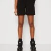 Yashelen - Shorts - Black 2 Yashelen - Shorts - Black -Yas 5abc52be54af41fea774f5164dd6e9a6