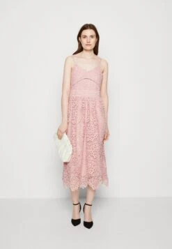 Yasliv Strap Midi Dress- Cocktailjurk - Zephyr -Yas 61d231caccaf47489bc19ee95168f50c