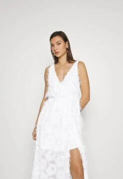 Pazy Maxi Dress - Galajurk - Star White 11 Pazy Maxi Dress - Galajurk - Star White -Yas 62cb66cf62874f488337dcf3823c08c7