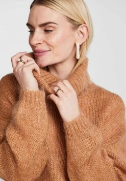 Yaslambi Rollneck - Trui - Camel 10 Yaslambi Rollneck - Trui - Camel -Yas 6538fa9752df4c73aaa2f6d2edd33419