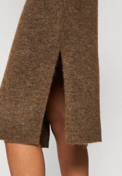 Yasbalis Ls Funnel Dress - Gebreide Jurk - Cub -Yas 68e3cae3b6604dbda012008323bc8ee2