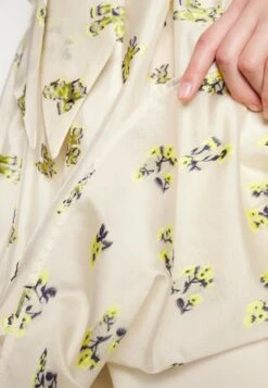 Yasjonie Strap Bow Dress - Show - Cocktailjurk - Birch/Jonie -Yas 70034e413aa242bb90899cc7e6810d76