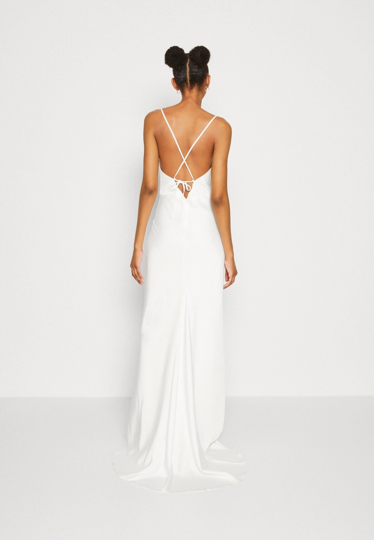 Yasdottea Strapback Train Dress - Galajurk - Star White 5 Yasdottea Strapback Train Dress - Galajurk - Star White - Afbeelding 3