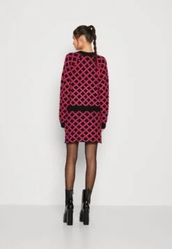 Yasgraphia Cardigan - Vest - Surf The Web 10 Yasgraphia Cardigan - Vest - Surf The Web -Yas 7a93e6f3a7834a54861598d17961a2e1