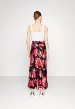 YAS Pella Hw Midi S Noos - A-Lijn Rok - Black 10 YAS Pella Hw Midi S Noos - A-Lijn Rok - Black -Yas 8338ba027800446e98af369809f7adaf