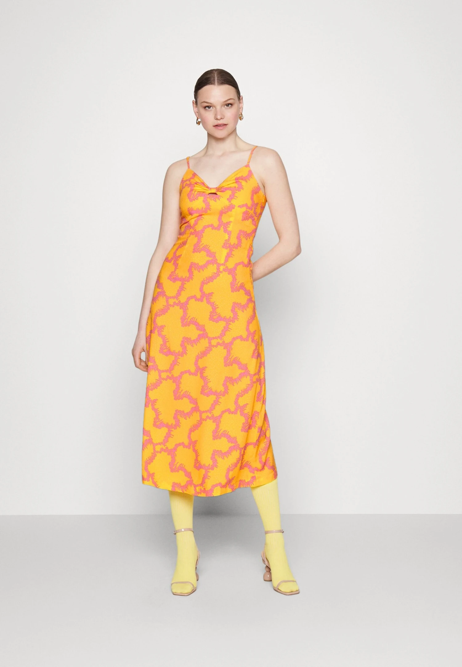 Yasmolea Strap Midi Dress - Jurk - Blazing Orange/Molea 4 Yasmolea Strap Midi Dress - Jurk - Blazing Orange/Molea - Afbeelding 2