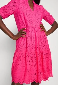 Yasholi Dress - Jurk - Starterbox Fandango Pink 17 Yasholi Dress - Jurk - Starterbox Fandango Pink -Yas 89b6cfc2a56d45b3ab3922115a21c43a