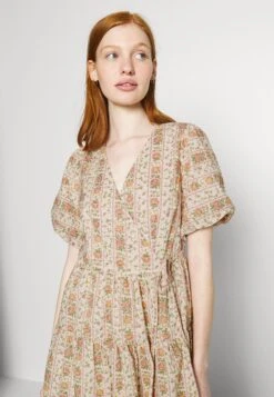 Yasnoru 2/4 Midi Wrap Dress S. - Jurk - Birch/Noru Print 11 Yasnoru 2/4 Midi Wrap Dress S. - Jurk - Birch/Noru Print -Yas 8ff1a7a1ad024e379799d0969bf962e0