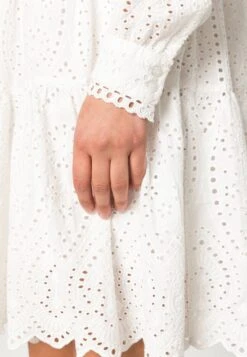 Yasholi Noos - Jurk - Star White 11 Yasholi Noos - Jurk - Star White -Yas 92e10495052f4ad7840588f9455978bd