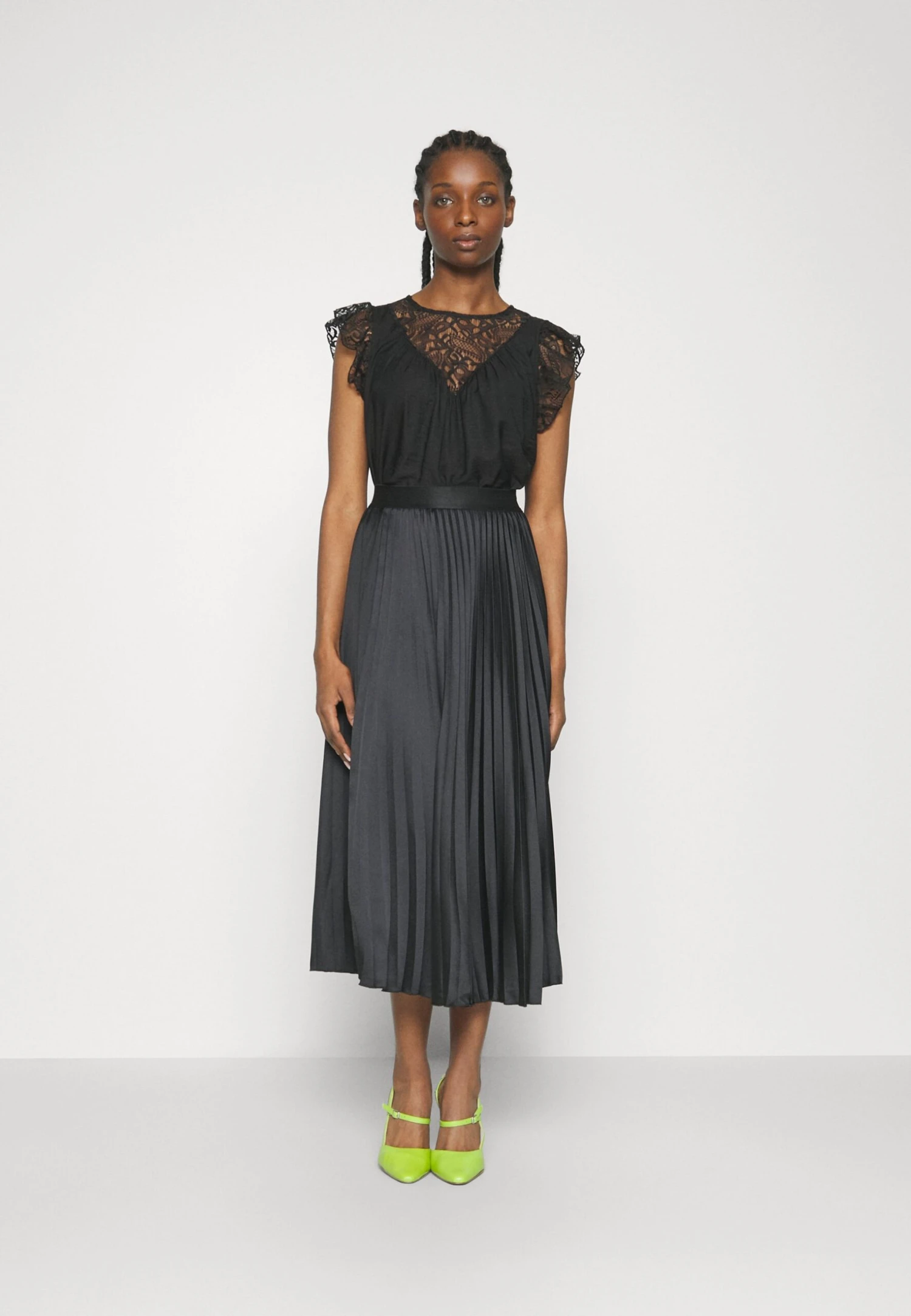 Yasceline- Plooirok - Black 4 Yasceline- Plooirok - Black - Afbeelding 2